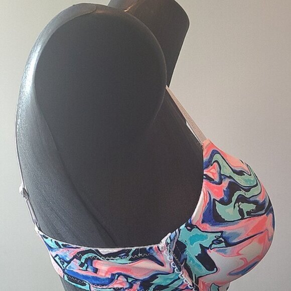 2 Lightly Padded bras - Picture 3 of 4